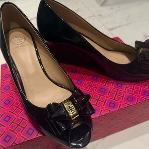 Tory Burch Black Patent Peep-Toe Wedge with Bow and Gold Logo